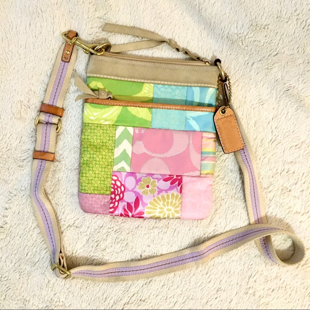 Pink Pastel Signature Coach Crossbody - Spring bag